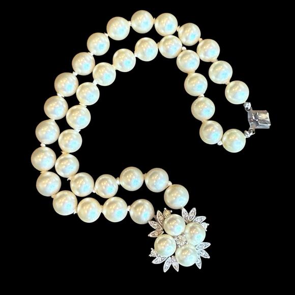 Richelieu 8mm Faux Pearl Double Strand Bracelet Rhinestones Box Clasp 7” Vintage - Picture 3 of 9